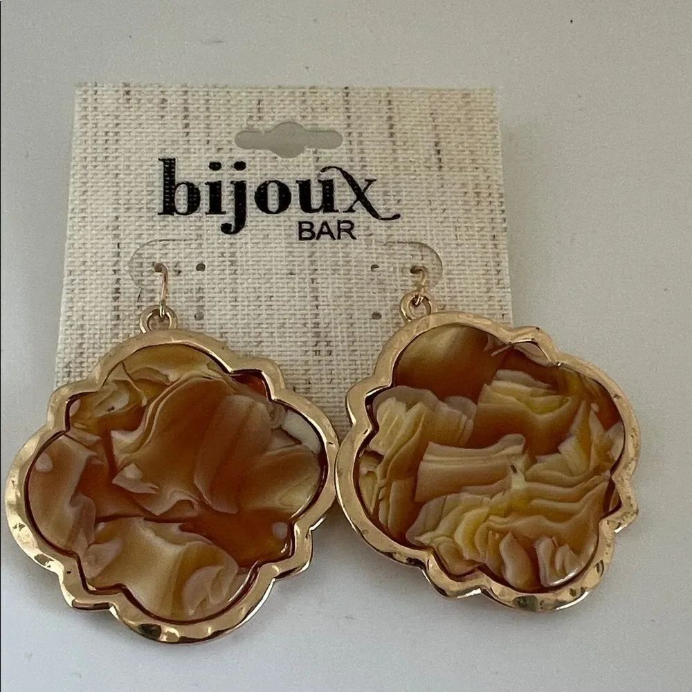 NWT Bijoux Bar Tan Cream Gold Tone Swirls Dangle Fall Earrings